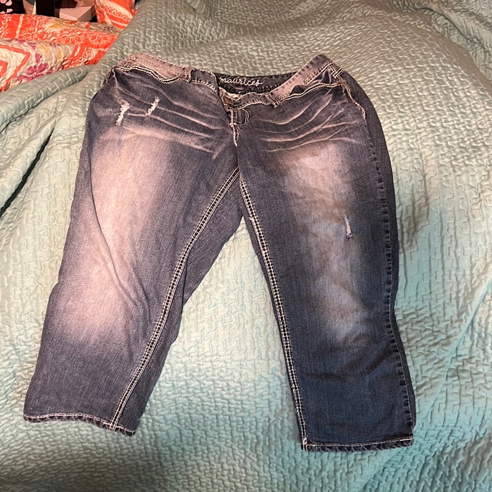 Capri faded denim pants. Very comfortable.